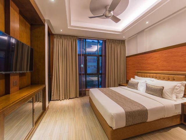 Samann Host — 1.3 km away from Hulhumale Beach Maldives