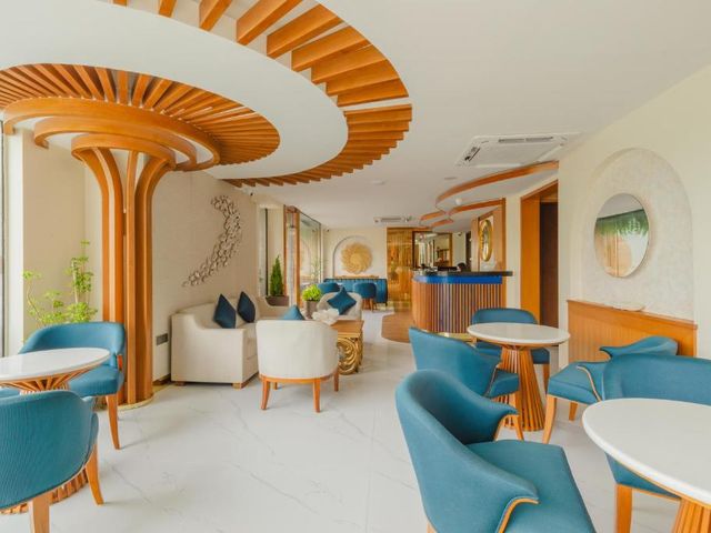 UMET Seaview Hotel with Free Airport Pick up and Drop T&C Apply — 800 m away from Male Friday Mosque Maldives