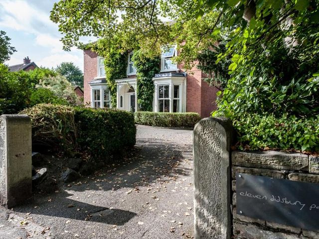 Eleven Didsbury Park Hotel — 2 km away from The Christie