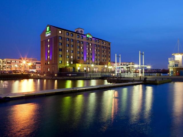 Holiday Inn Express Manchester - Salford Quays by IHG — 800 m away from Old Trafford
