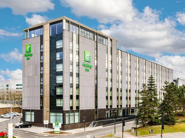 Holiday Inn Manchester Airport T2 by IHG — 600 m from the airport