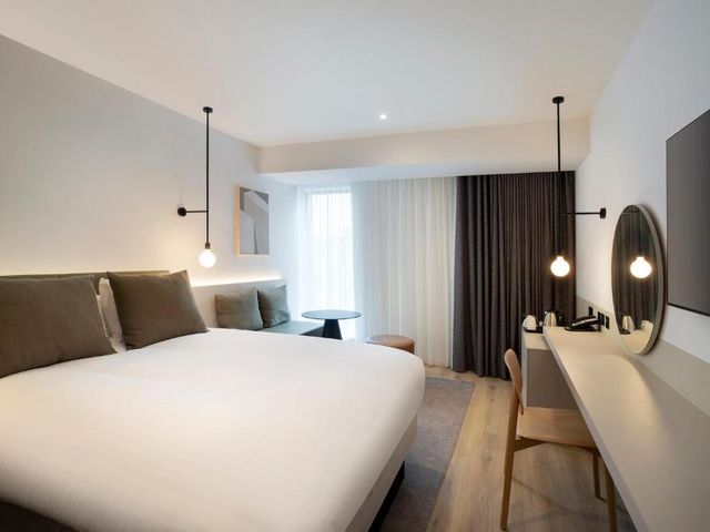 Leonardo Hotel Manchester Piccadilly — 1.5 km away from Etihad Stadium