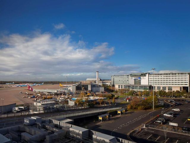 Radisson Blu Manchester Airport — 350 m from the airport