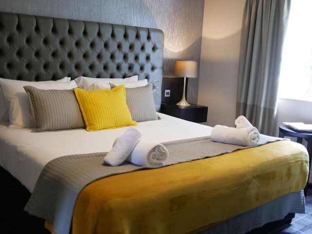 The Bulls Head Hotel — 2.9 km from the airport