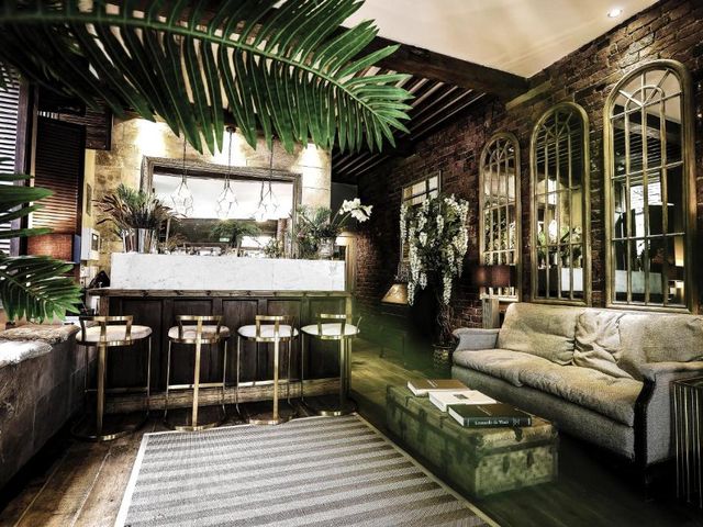 The Cow Hollow Hotel — 2.1 km away from Etihad Stadium