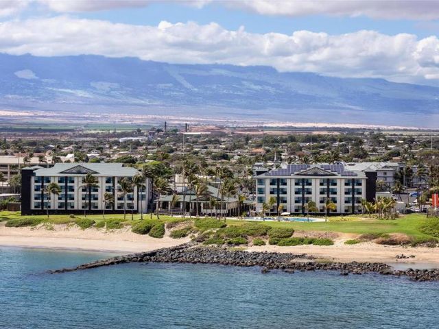 Hampton Inn & Suites Maui North Shore — 4.3 km from the airport