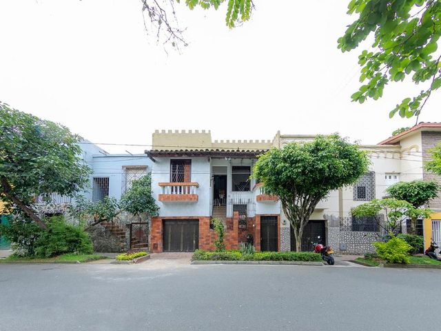 Hotel Sarayu House — 6.2 km away from Parque Arvi