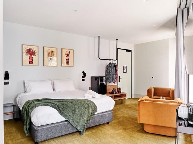Central Club Hotel - North Melbourne — 2.4 km away from Monash University