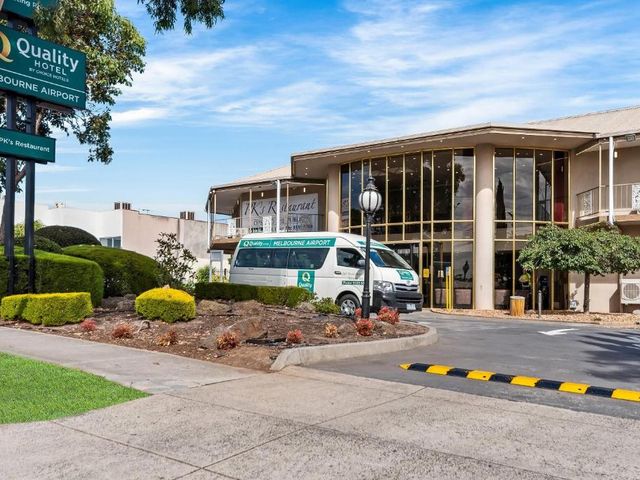 Quality Hotel Melbourne Airport — 3.2 km from the airport