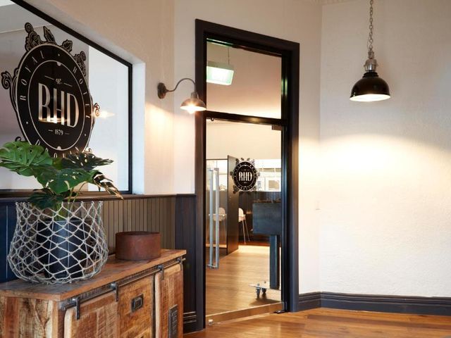The Royal Hotel, Drouin — 6.9 km away from Beyond the Valley