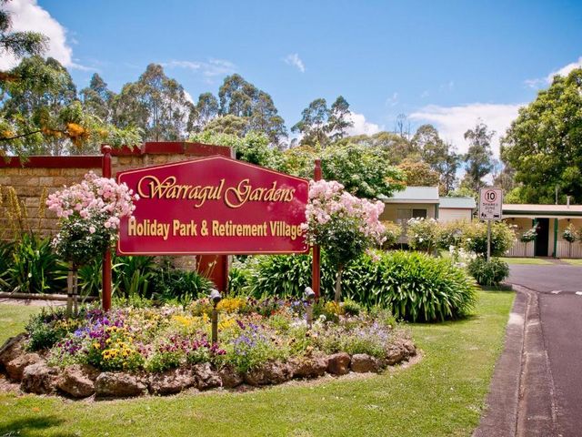 Warragul Gardens Holiday Park — 6 km away from Beyond the Valley