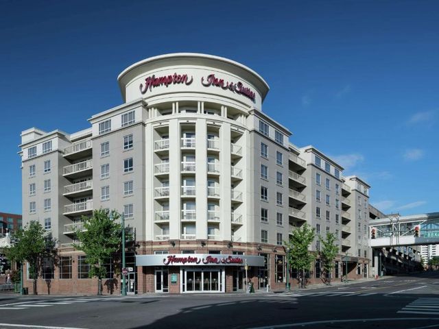 Hampton Inn & Suites Memphis-Beale Street — 100 m away from Beale Street