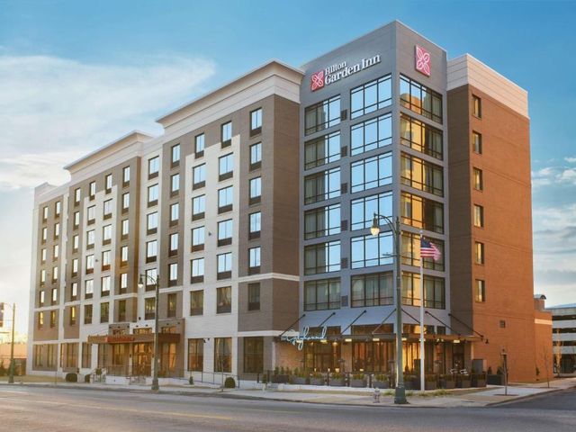Hilton Garden Inn Memphis Downtown Beale Street — 300 m away from Beale Street