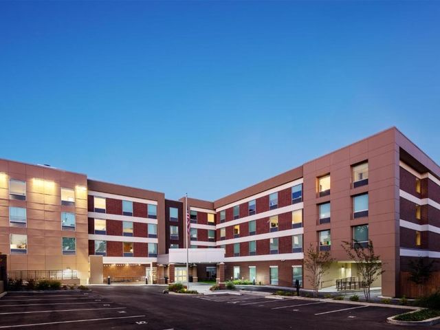 Home2 Suites By Hilton Memphis Downtown — 450 m away from Beale Street