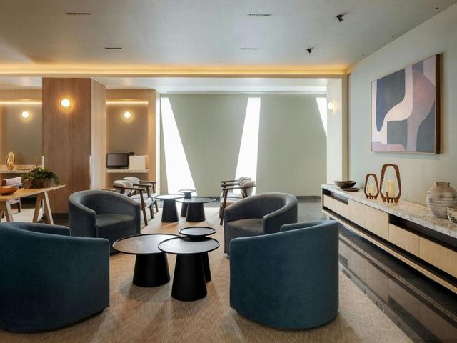 Courtyard by Marriott Mexico City Airport — 300 m from the airport