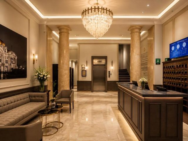 Hotel Bellas Artes — 200 m away from Palacio de Bellas Artes