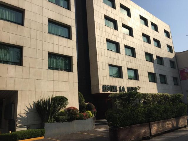 Hotel La Luna — 700 m away from Estadio Azteca