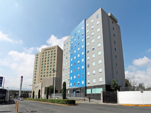 One Ciudad de México Periférico — 1.7 km away from Estadio Azteca