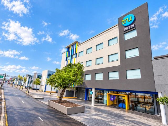 Tru By Hilton Mexico City Airport — 1.9 km away from Autodromo Hermanos Rodriguez