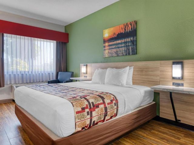 Best Western Lake Okeechobee — 19.5 km away from Okeechobee Music and Arts Festival