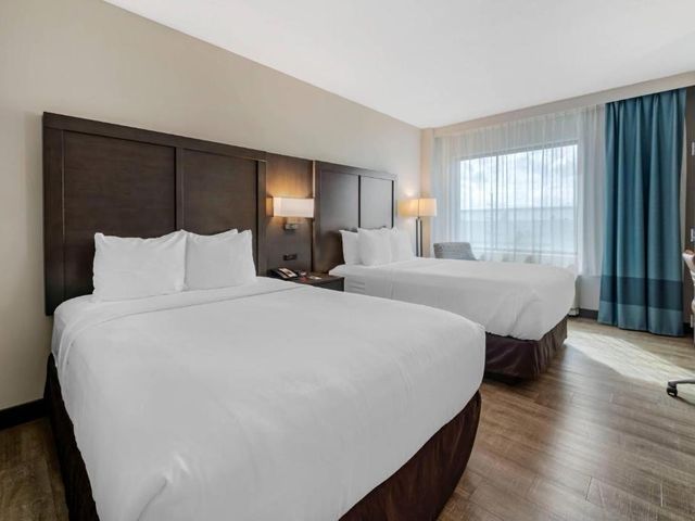 Comfort Inn & Suites Miami International Airport — 1.5 km from the airport