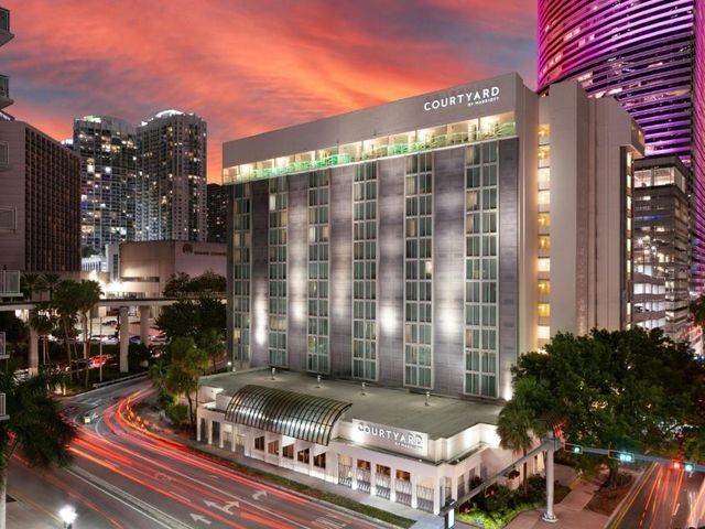 Courtyard Miami Downtown Brickell Area — 1 km away from Kaseya Center