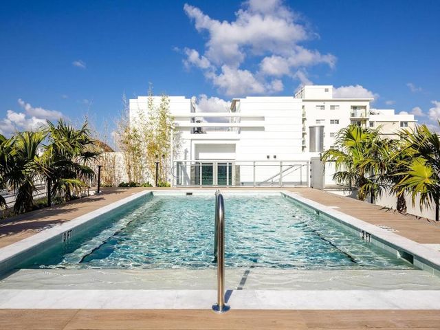 Dolce by Wyndham Miami Beach — 450 m away from Art Basel Miami