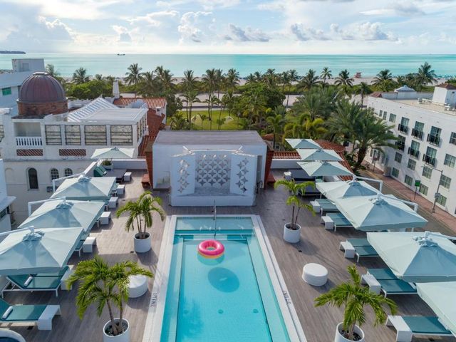 Dream South Beach, by Hyatt — 500 m away from South Beach