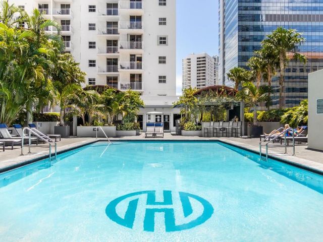 Fortune House Hotel — 2.6 km away from Vizcaya Museum