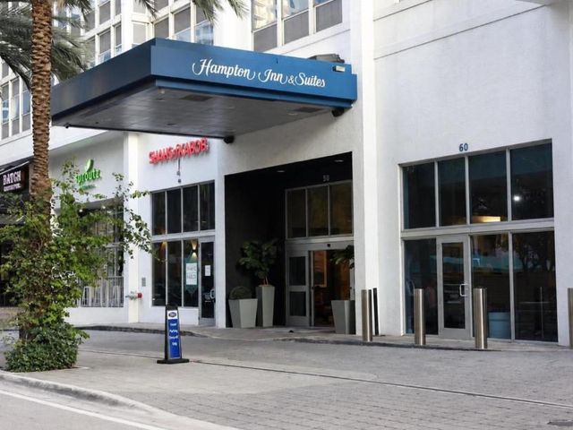 Hampton Inn & Suites by Hilton Miami Downtown/Brickell — 2.6 km away from Vizcaya Museum