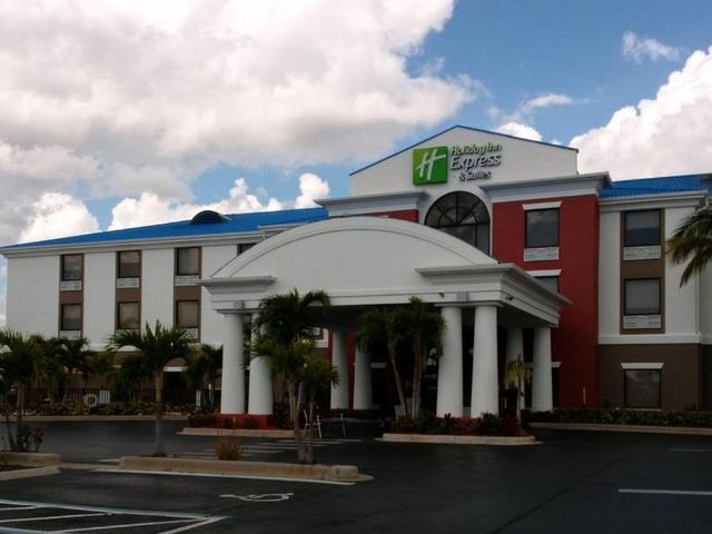 Holiday Inn Express Lake Okeechobee by IHG — 18.6 km away from Okeechobee Music and Arts Festival