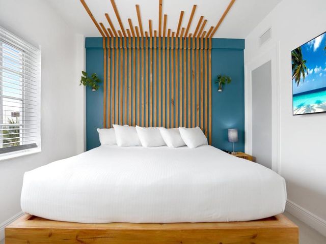 Hotel Belleza — 500 m away from Art Basel Miami
