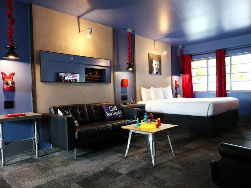 Hotel Gaythering - Gay Hotel - All Adults Welcome, Miami