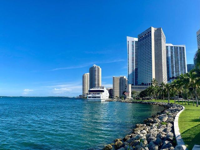 InterContinental Miami by IHG — 1 km away from Kaseya Center