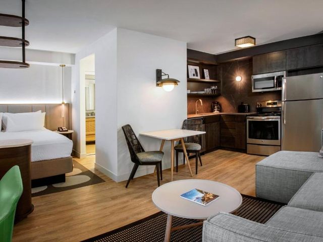 Residence Inn by Marriott Miami Aventura Mall — 9.9 km away from Hard Rock Stadium
