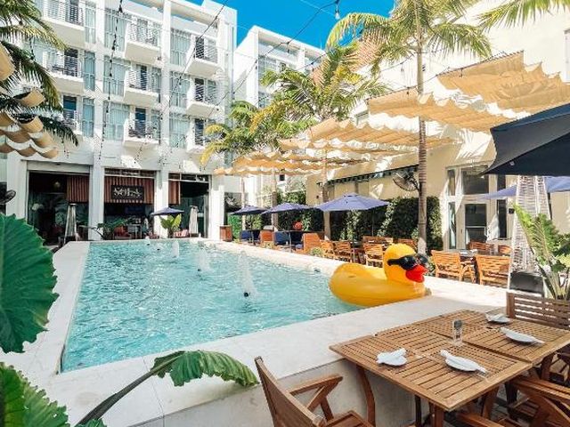 The Fairwind Hotel — 450 m away from South Beach