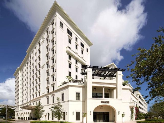 THesis Hotel Miami Coral Gables, Curio Collection by Hilton — 800 m away from University of Miami