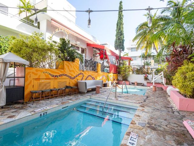 Viajero Miami — 150 m away from Design Miami