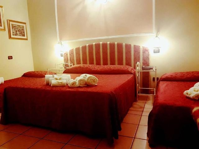 Hotel Sicilia — 450 m away from Niguarda Hospital
