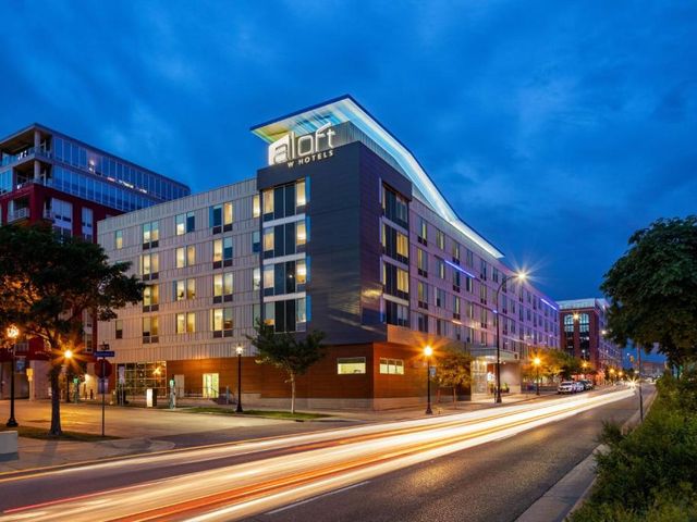 Aloft by Marriott Minneapolis — 700 m away from Hennepin Healthcare
