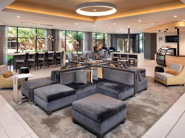 Delta Hotels by Marriott Minneapolis Northeast — 3.2 km away from University of Minnesota