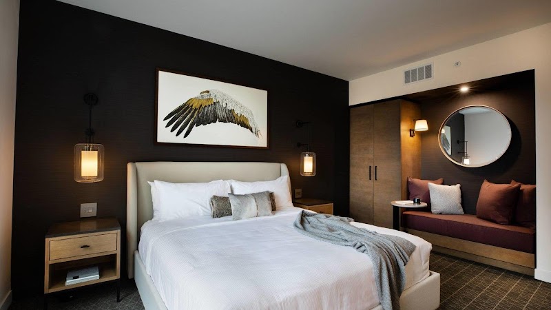 Elliot Park Hotel, Autograph Collection — Elliot Park (Downtown East)