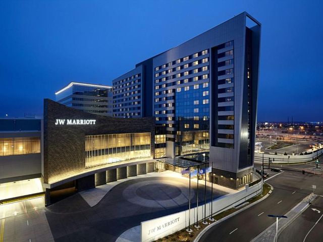 JW Marriott Minneapolis Mall of America — 300 m away from Mall of America