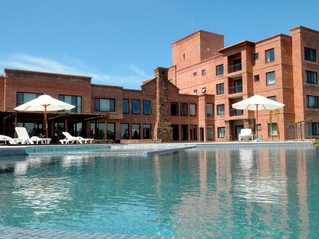 Regency Park Hotel — 7.8 km from the airport