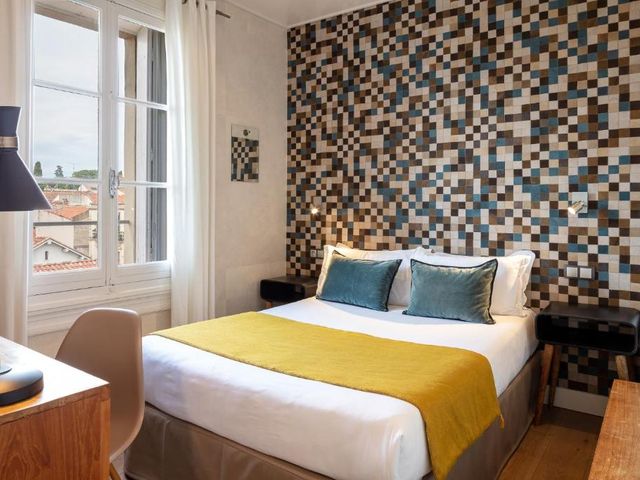 Hotel des Arceaux — 700 m away from Promenade du Peyrou Montpellier