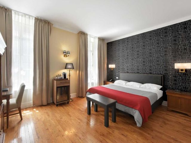 Hotel Bonaparte — 450 m away from Palais des Congres de Montreal
