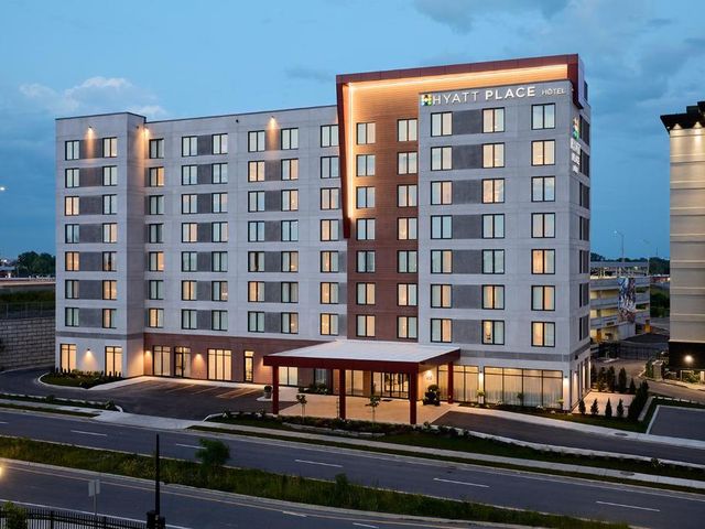 Hyatt Place Montreal Airport — 1.2 km from the airport