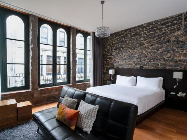 Le Petit Hôtel Vieux-Montréal - Saint-Paul by Gray Collection — 2.3 km away from Osheaga Music and Arts Festival
