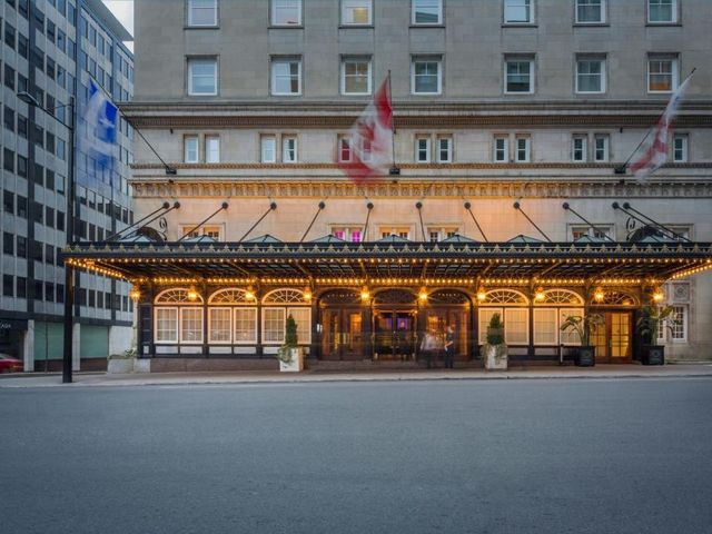 The Ritz-Carlton, Montreal — 3.5 km away from McGill University Health Centre