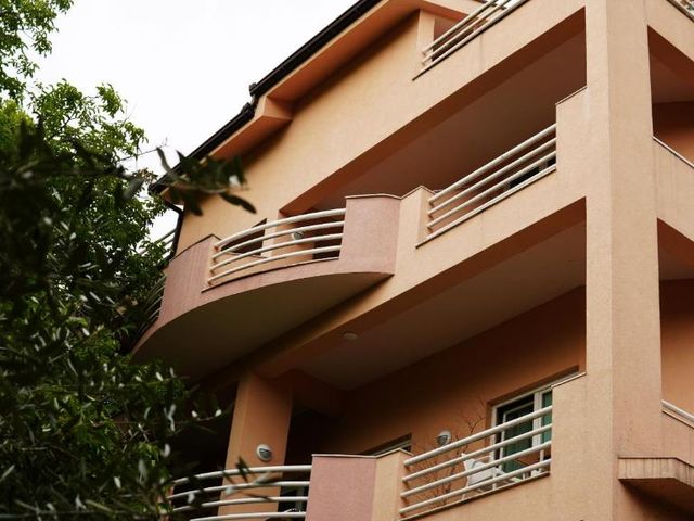 Hotel Vila Ivanković — 4.4 km away from Blagaj Tekke from Mostar